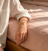 Bracelet personnalisé en acier inoxydable avec contour de chat et initiale, breloque disque lettre sur mesure, chaîne délicate, cadeau personnalisé pour femme