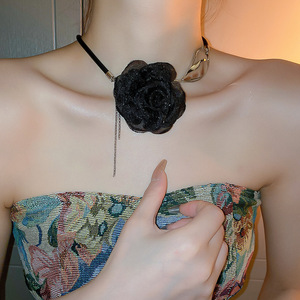 2024 nueva llegada tela <span class=keywords><strong>de</strong></span> malla negra 3D flor collar gargantilla dulce collar grande Boho negro Rosa flor collares al por mayor - Product Image 5