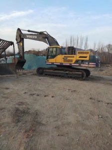 Excavatrice sur chenilles Volvo EC480 48T d'occasion, fabriquée en Suède, haute efficacité, avec brise-roche hydraulique, certifiée CE - Product Image 5