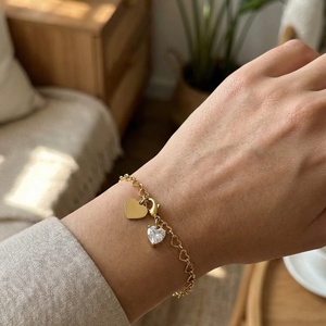 Bracciale a catena con ciondolo a cuore in acciaio inossidabile placcato oro 18 carati, con zirconi, impermeabile, ipoallergenico, <span class=keywords><strong>regalo</strong></span> per coppie. - Product Image 2