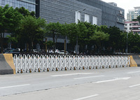 Barrières de circulation en alliage d'aluminium, Barricades temporaires, Garde-corps pliant, Taille personnalisable, Vente en gros, avec roues, pour la signalisation routière, pour ingénieurs