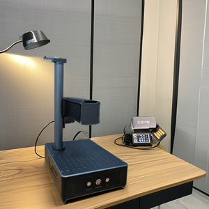 Nhà Máy Chuyên Nghiệp 100W <span class=keywords><strong>S</strong></span>ợi Laser Cầm Tay Đánh Dấu Máy 0-30000 mm/giây Cầm Tay Màu Đánh Dấu Khác Laser Nguồn Nhà <span class=keywords><strong>S</strong></span>ử Dụng Ai - Product Image 4