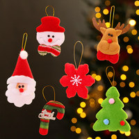 Weihnachtsbaumschmuck-Set: Gemischte Figuren wie Weihnachtsmann, Schneemann, Rentier, Zuckerstange, Schneeflocke - Stoffanhänger für Zuhause und Partys