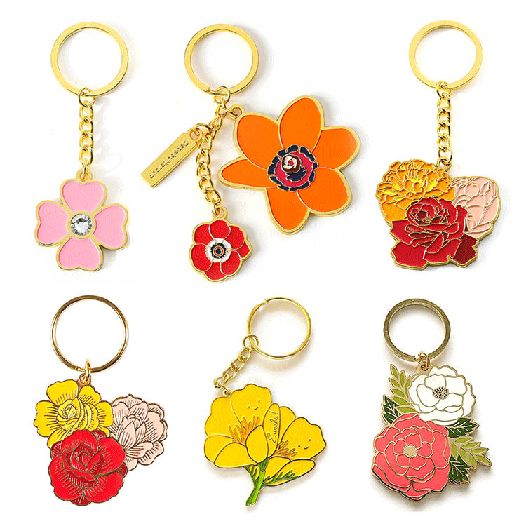 Porte-clés en métal avec des fleurs