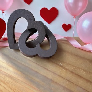 Hebilla de madera con forma de corazón, cadena de madera maciza con doble corazón, decoración para el Día de San Valentín, tamaño mediano, color marrón rojizo - Product Image 4