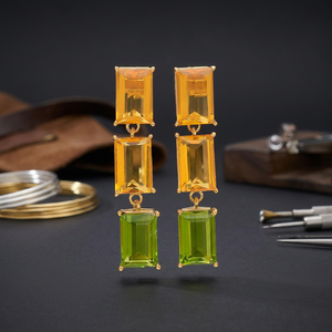 Boucles d'oreilles pendantes ethniques en laiton plaqué or faites à la main avec pierres précieuses, style bohème pour les occasions festives - Product Image 4