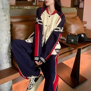 ชุดวอร์มกีฬาผู้หญิงคุณภาพสูงขายส่ง ชุดเซ็ท 2 ชิ้น เสื้อฮู้ดครอปและกางเกงจ็อกเกอร์ ชุดวอร์มไซส์ใหญ่สำหรับผู้หญิง - Product Image 2