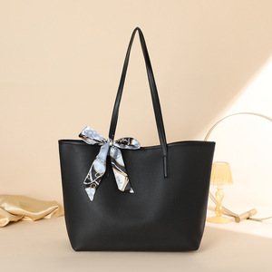 Bolso de Mano Clásico de Lujo IStapromo, en Cuero PU, con Forro de Poliéster, Bolso de Hombro Moderno para Mujer, Ideal para Fin de Semana - Product Image 1