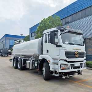 Camión Cisterna Shacman 6X4 de Buena Calidad y Bajo Precio, Camión Cisterna de 5000 Galones con Aspersor en Venta - Product Image 1
