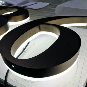 Enseigne d'Extérieur Lumineuse 3D en Métal Nickel Brossé <span class=keywords><strong>de</strong></span> 12 Pouces Rétro-Éclairé en Acier Inoxydable, Laiton Flottant, LED Moderne, Numéro <span class=keywords><strong>de</strong></span> Maison - Product Image 1