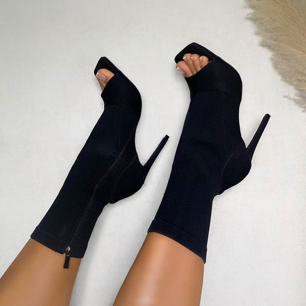 Sandalias para bajitas: las que te favorecen (y las que no)