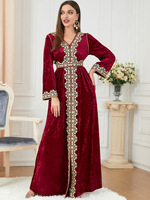 Caftan de Style Marocain Embelli en Velours, Abaya Femme Musulmane Chic et Tendance Grande Taille en Gros