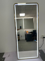 Miroir de salon moderne et durable en acier inoxydable avec cadre doré, éclairage LED écologique, portable, mural, pleine longueur pour salons de coiffure