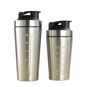Vaso mezclador de proteínas XK-157 de acero inoxidable de 700 ml con marcas de graduación, licuadora portátil para fitness y uso en exteriores. - Product Image 3