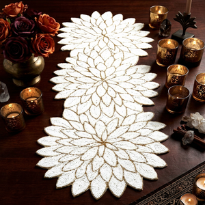 Camino de Mesa de Tela Floral de Lujo, Estilo Glam, Bordado en Dorado, Ecológico, Duradero y Personalizable, de Ali Fashion Art - Product Image 1