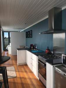 低成本经济型模块化集装箱房屋办公楼商场商店便携式住宅可堆叠即用型集装箱房屋 - Product Image 3