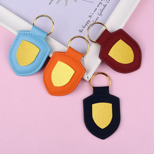 Wholesale High Quality Keyring Fashion Pu Leather Car Metal Keychain Shield Decoration Business Gift Keychains Creative Holder