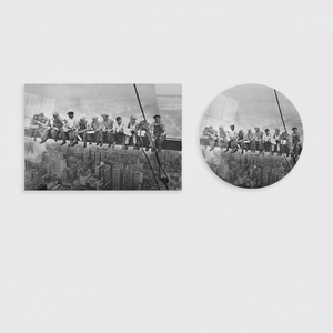 Foto vintage de construcción en Nueva York: Arte impreso en lienzo de una comida al aire libre en un rascacielos, arte en vidrio templado - Product Image 2
