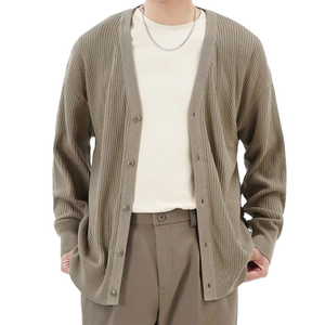 Cardigan tricoté zippé à rayures pour homme, style universitaire décontracté, design original, col en V, collection automne-hiver - Product Image 2