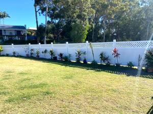 Moderne Gebogen Pvc Wit Rooster Plastic Pvc <span class=keywords><strong>Vinyl</strong></span> Hek-Decoratieve Werfhekwerk Met Versterkte Palen-Weerbestendig - Product Image 6