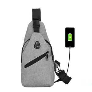 กระเป๋าคาดอกผ้าใบอเนกประสงค์สั่งทำขายส่ง พร้อมช่องเสียบ USB สำหรับชาร์จและเก็บหูฟัง กันน้ำ - Product Image 3