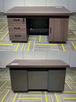 Bureau de direction à double piétement avec tiroir de rangement verrouillable, montage facile, gestion des câbles intégrée, design grain de bois