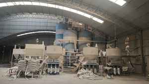 HUAYUN طلاء خشب عتيق عالي الجودة منقول بالماء سائل أكريليك خاص لتجديد الأثاث تطبيق عتيق بالفرشاة - Product Image 6