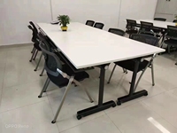 Bureau pliant en bois de style moderne KALN avec roulettes, plateau supérieur en métal, garantie de 6 ans, vente en gros d'usine pour réunions, formations, études