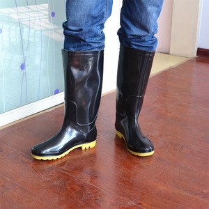 Bottes de pluie Tengxiang mi-mollet noires en PVC unisexe imperméables antidérapantes pour l'industrie de la construction - Product Image 2