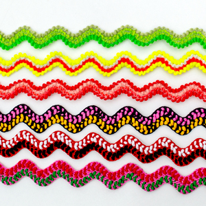 Cinta Decorativa Ecológica Gordon de 8CM con Diseño Zig Zag, 100 Metros por Rollo, Costura Colorida para Empaque de Regalos y Venta al por Menor - Product Image 2
