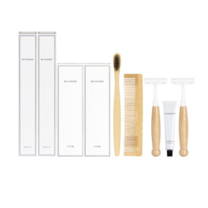 Prix d'usine, articles de toilette en bambou, logo personnalisé, ensemble de nettoyage d'hôtel de luxe 5 étoiles, articles de voyage jetables essentiels - Product Image 1