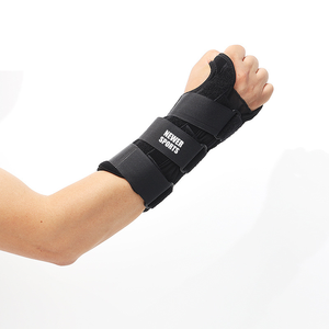 Dispositif médical de soutien de nuit personnalisé OEM ODM pour hommes et femmes pour traiter les douleurs au poignet Garde rembourrée Attelle de poignet pour <span class=keywords><strong>bras</strong></span> et main - Product Image 2