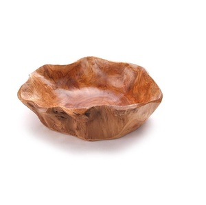 Bol en bois à bords naturels, rustique et naturel, pour servir des fruits, des salades, des collations, comme centre de table décoratif et pour la décoration artisanale de la maison - Product Image 6