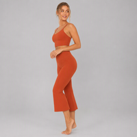 Nouvel Arrivage 2026 – Ensemble de Yoga 2 Pièces pour Femme : Camisole à Bretelles Fines et Pantalon Capri Évasé à Séchage Rapide – Tenue de Sport pour Course et Activités de Plein Air
