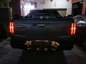 Luces Traseras LED Triton L200 2015 - Lente Ahumada con Señales Dinámicas, Conexión Directa y Listo para Usar |   Resistente al Agua IP67 - Product Image 6