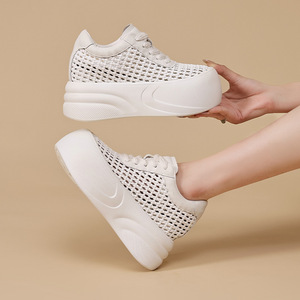 Chaussures décontractées à semelle épaisse de style coréen pour femmes, nouvelle collection 2026, baskets blanches en maille tissée, souples, respirantes et polyvalentes - Product Image 6