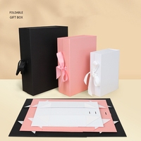 Boîte cadeau pliante de luxe avec couvercle magnétique rose, finition brillante mate personnalisée avec logo imprimé UV pour l'emballage de chaussettes