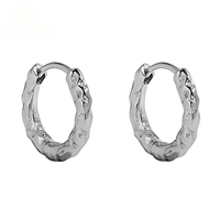 Boucles d'oreilles créoles fines de style minimaliste en argent sterling 925, finition martelée, pour femmes et filles