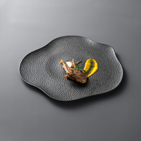 Plateau de service irrégulier en pierre mate japonaise de 15.5 "Vaisselle de buffet Vaisselle en porcelaine pour assiette en céramique Restaurant