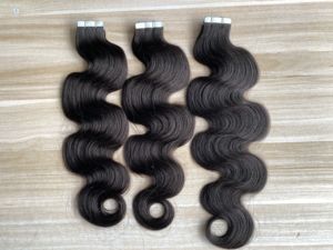 Nastro a doppio nastro disegnato <span class=keywords><strong>extension</strong></span> <span class=keywords><strong>capelli</strong></span> lunghi 14 "-30" Raw indiano corpo onda molto appiccicoso nastro di colla americana nelle estensioni 100 <span class=keywords><strong>capelli</strong></span> umani - Product Image 3