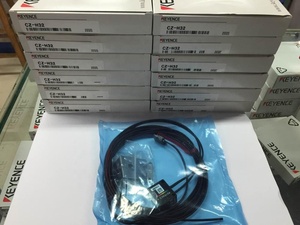 Sensores de Fibra Óptica Digitales RGB CZ-H37S, Cabezal de Sensor Reflectante con Cancelación de Brillo, Punto Pequeño - Product Image 5