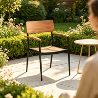 Ensemble de salle à manger d'extérieur moderne en WPC - tables et chaises de jardin imperméables - idéal pour les cafés et les hôtels
