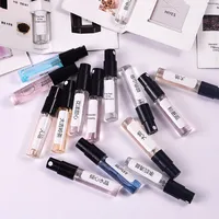Ensemble de Mini Parfums pour Femme, Eau de Parfum Florale Longue Tenue, Style Tendance, Taille Échantillon, Vente en Gros du Vietnam