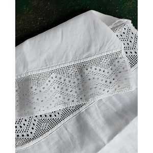 Colección de mantelería y cortinas Daniele F. Linens and Filet - Product Image 4