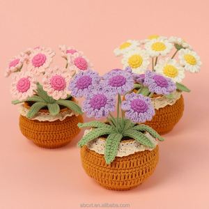 ดอกไม้ประดิษฐ์ถักไหมพรมในกระถาง ตกแต่งด้วยดอกเดซี่โครเชต์ สำหรับตกแต่งวันรับปริญญา วันพ่อ หรือวันฮาโลวีน - Product Image 2