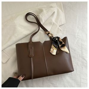 Vintage PU Leather Women <b>Tote</b> Bags Luxury Large Capacity Solid Color Underarm Shoulder Bag <b>Zip</b> Closure Polyester Lining - Product Image 5