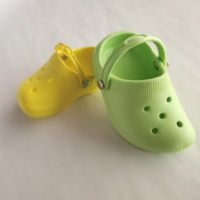 PPH-0017 Mini PVC Strand-Loch-Schuh Schlüsselanhänger Taschenanhänger Geschenk Niedlicher 3D Werbe-Anime Schlüsselanhänger nach Maß