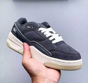 Chaussures de sport et de basketball basses en cuir, tendance luxe, rehaussantes, pour hommes, femmes et couples, décontractées et polyvalentes, couleur unie - Product Image 3