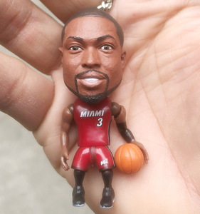 PVC hình sống động như thật <span class=keywords><strong>NBA</strong></span> cầu thủ bóng rổ mini nhựa con số Keychain Lowry Kobe chiến binh cà ri Durant Lakers James Keychain - Product Image 4