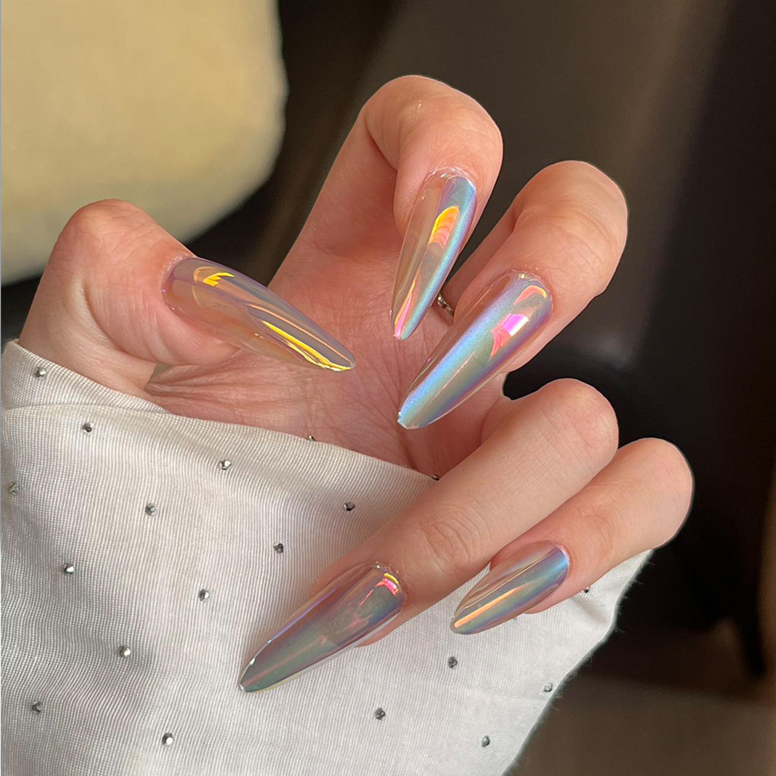 BY1483เปล่งปลั่งและพราว